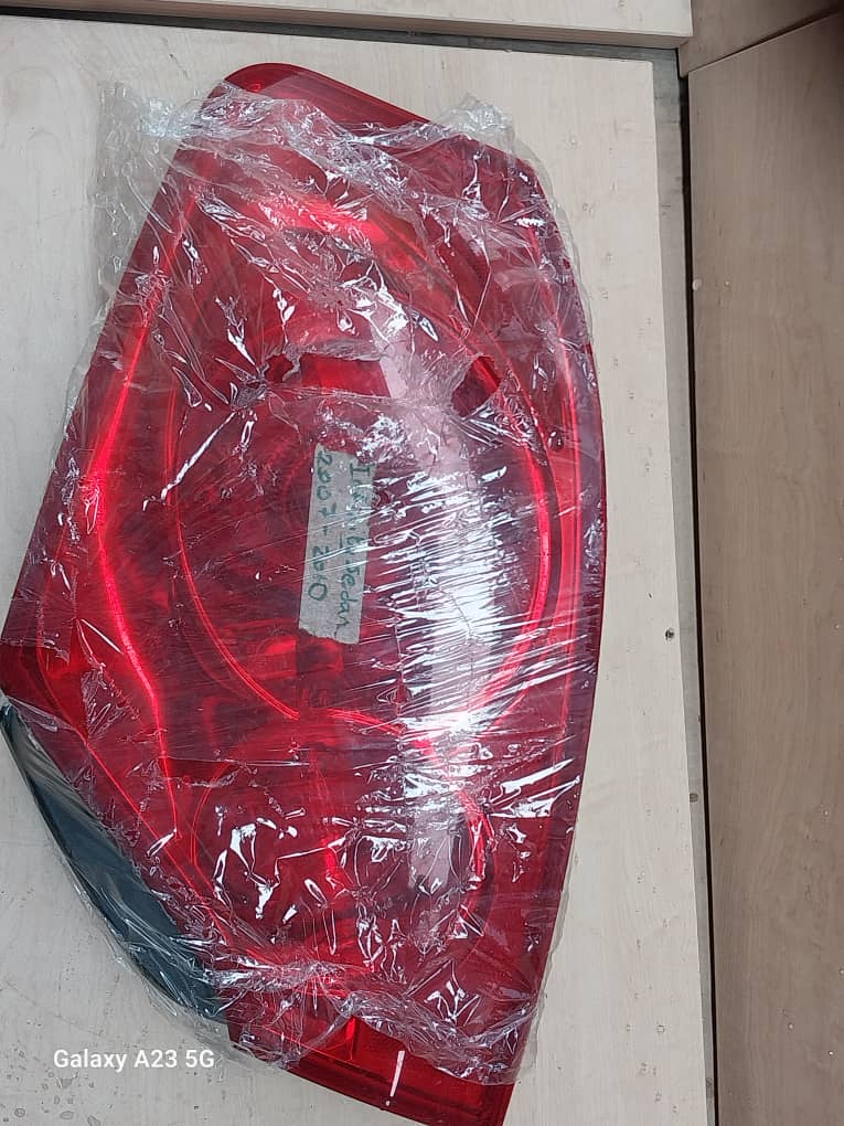 Tail Light Assembly (Right)